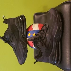 AIR FORCE 270 REACT GS TRIPLE BLACK